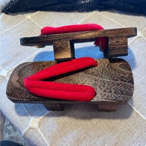 Adorable traditional wood Geta tabi sandals